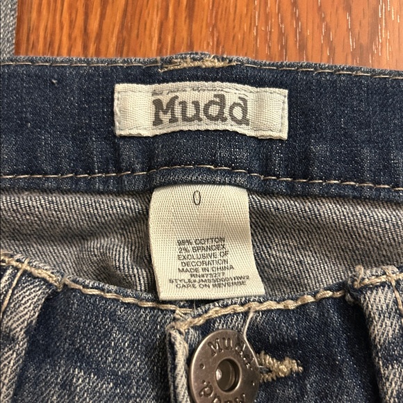 Mudd Ripped Skinny Jeans - Picture 12 of 13